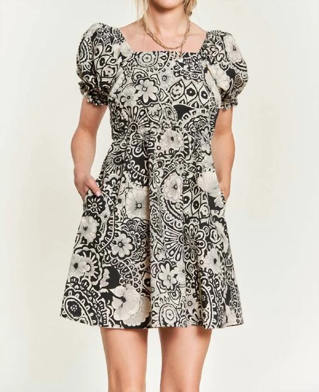 Women's Vacation Attire Puff Sleeves Floral Babydoll Dress - Plus In Black