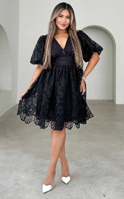 Women's Romantic Outfit Hazelle Floral Lace Dress - Black