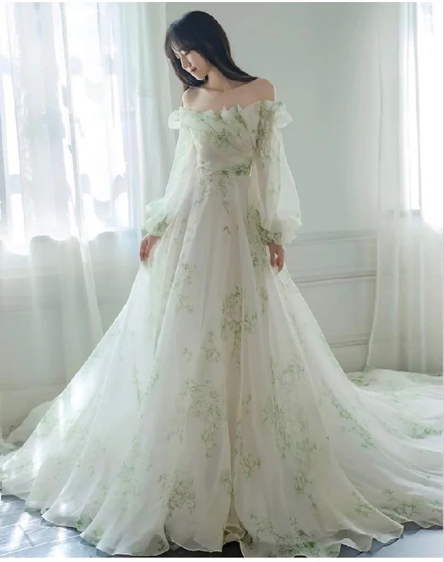 Women's Classic Attire Green wedding dress, Bohemian wedding dress, Romantic wedding dress, Long Sleeve Dress     S6644