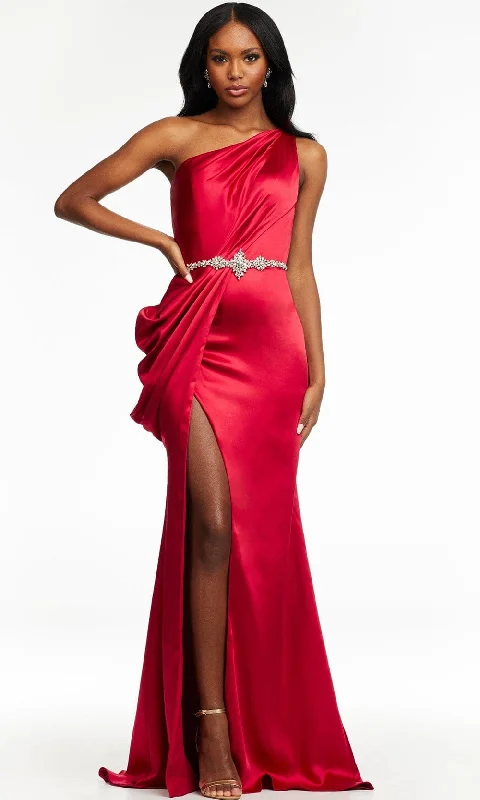 Chic Women's Attire Ashley Lauren - 11164 One Shoulder Draped Gown