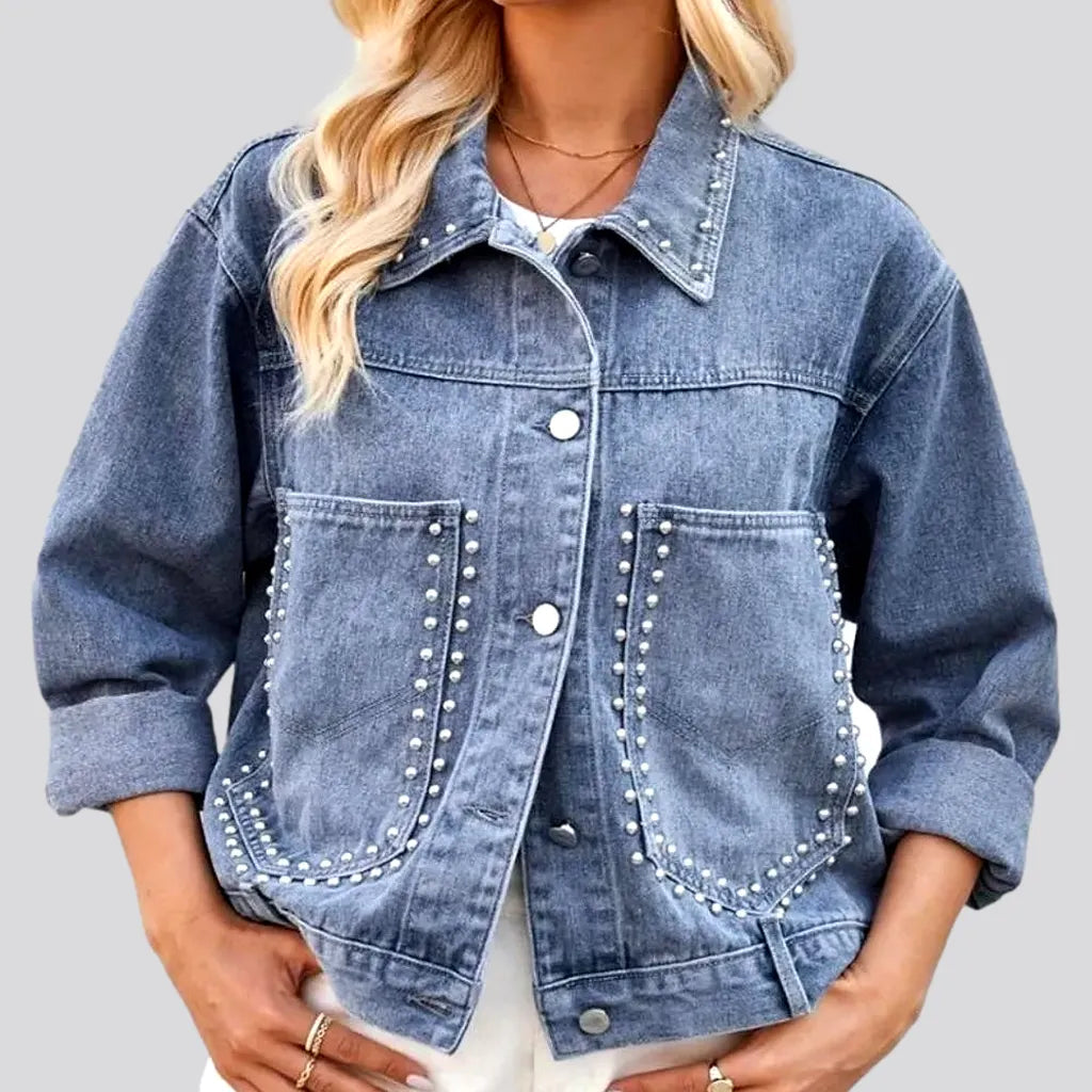 Comfortable Women's Attire Light-wash vintage jean jacket for women